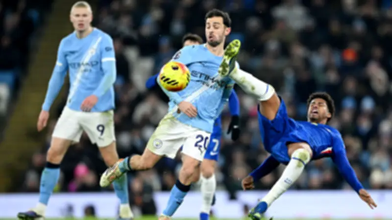 مانشستر سيتي يهدد تشيلسي بكابوس التسعينات في قمة الدوري الإنجليزي
