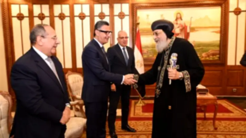 وزير التموين يهنئ البابا تواضروس الثاني بعيد القيامة المجيد في الكاتدرائية المرقسية
