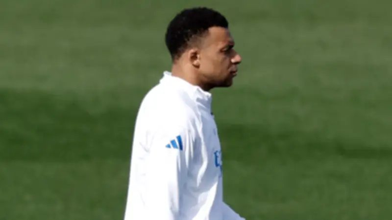 فالنتين يدافع عن مبابي: تحميله مسؤولية أزمات ريال مدريد غير دقيق