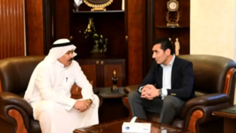 وزير الشباب والرياضة يناقش مع رئيس اتحاد الهجن سبل تطوير الرياضة التراثية