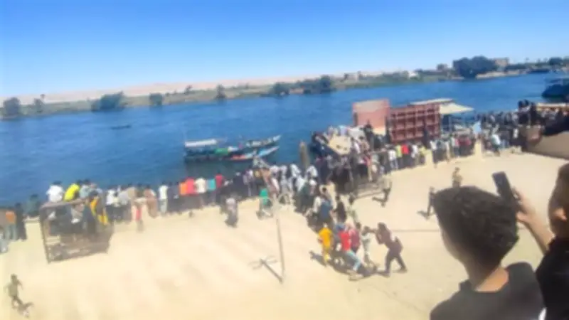 إنقاذ نهرى بسوهاج ينتشل جثث ضحايا حادث عبارة الشورانية بعد ساعتين من البحث