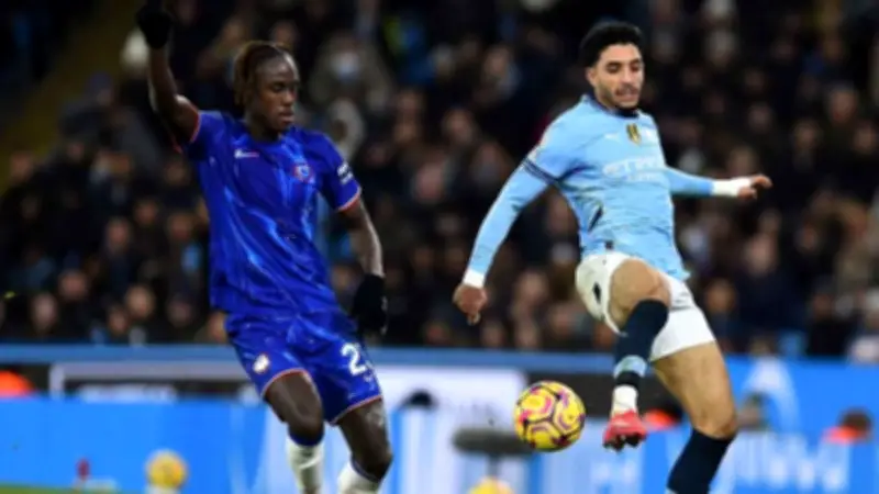 ليام روزينيور يعلن تشكيل تشيلسي الرسمي لمواجهة مانشستر سيتي في الدوري الإنجليزي