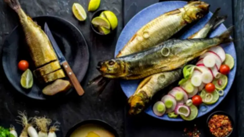 تحذير صحي في شم النسيم: طريقة طهي خاطئة للرنجة تُفقد فوائدها وتضر بالجسم