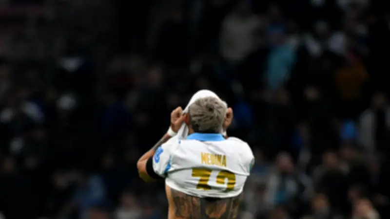 لاعب أرجنتيني يطلق إنذارًا كاذبًا على متن طائرة.. ويهدد مستقبله بالسجن والطرد