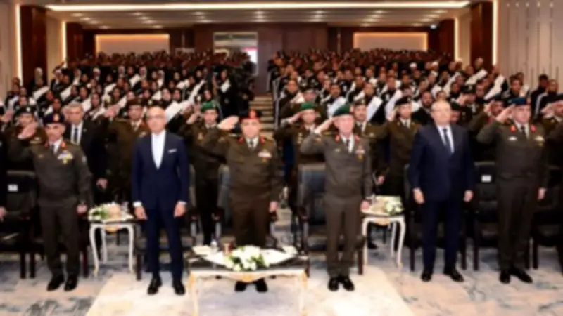 الأكاديمية العسكرية المصرية تحتفي بانتهاء دورة تعايش طلبة جامعة عين شمس