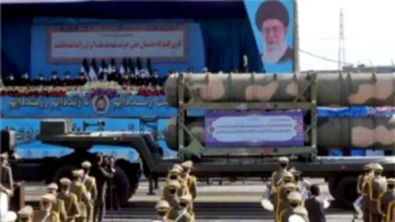 إيران تعلن جاهزيتها القتالية وترامب يهدد باستئناف الضربات وتشديد الحصار البحري