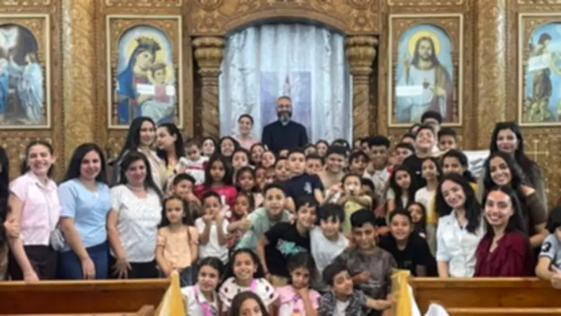 كنيسة الكاثوليك بملوي تحتفل بعيد القيامة مع الأطفال ببرامج دينية وترفيهية