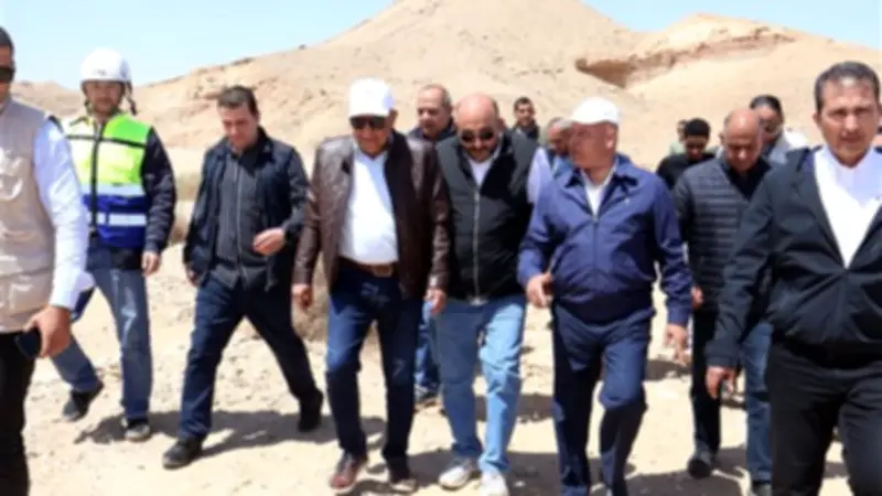 وزيرا الكهرباء والنقل يزوران جبل الجلالة بالسويس لبحث مشروعات طاقة الرياح المتجددة