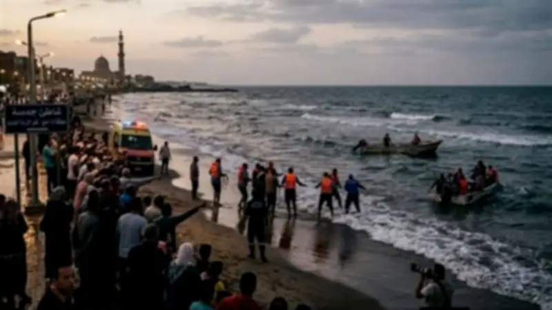 إنقاذ شابين من الغرق بجمصة والبحث عن ثالث لأربع ساعات وسط جهود مكثفة