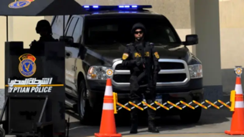 ضبط سائق يقود ميكروباص في حالة عدم اتزان يعرض حياته والمواطنين للخطر بالقاهرة