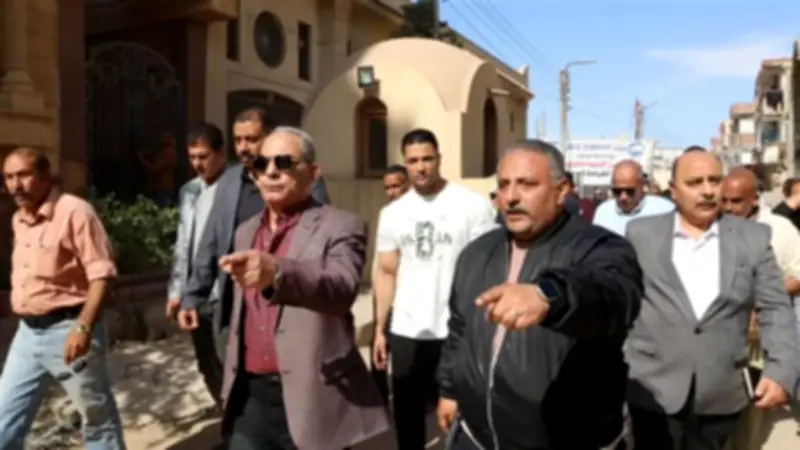 محافظ الإسماعيلية يتفقد أبوصوير وروض إسكندر لتحسين الخدمات العامة والاستماع لشكاوى المواطنين