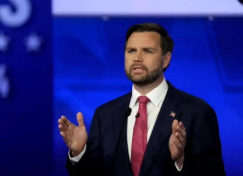 نائب الرئيس الأمريكي يحذر من ضغوط إيرانية متصاعدة في المنطقة