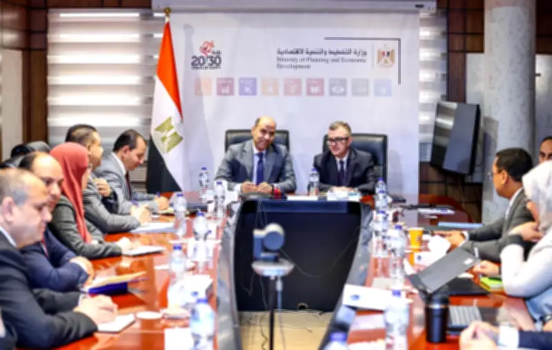 وزير التخطيط والعمل يناقشان رفع كفاءة سوق العمل وبناء الكوادر الوطنية