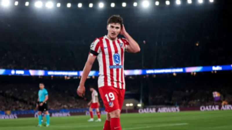 أتلتيكو مدريد يرفض اقتراح برشلونة لضم ألفاريز عبر إدراج كاسادو في الصفقة