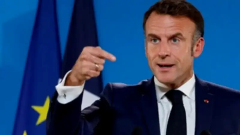 ماكرون يطالب أمريكا وإيران باستئناف المفاوضات في إسلام آباد بشروط صارمة
