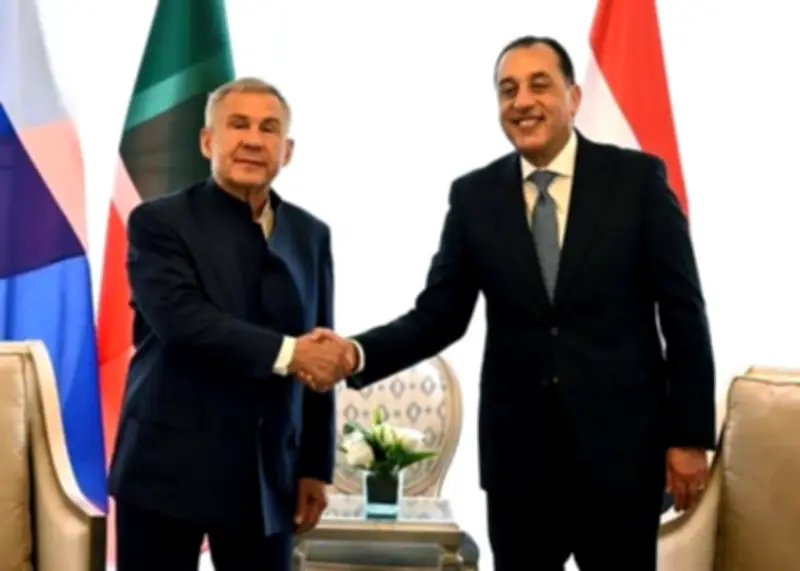 لقاء رئيس تتارستان ومحافظ قنا يؤكد تسريع المنطقة الصناعية الروسية