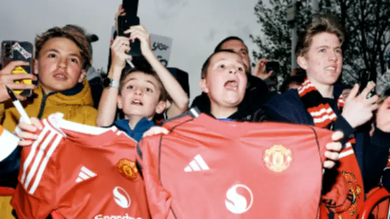 زوجة نجم مانشستر يونايتد الراحل تنجب طفله بعد عام من وفاته بالسرطان