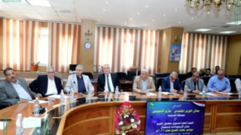 محافظ الشرقية يتابع مع رؤساء المراكز والمدن مستجدات ملفات التقنين