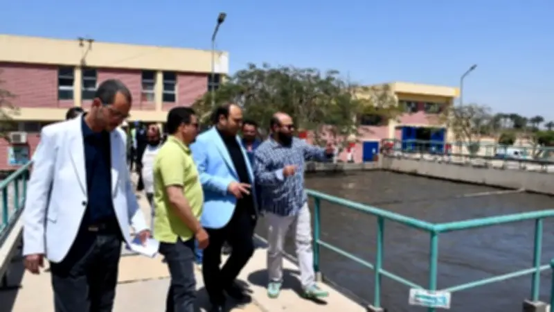 رئيس مياه الشرب بالجيزة يتفقد محطة معالجة صرف صحي أم دينار بمنشأة القناطر