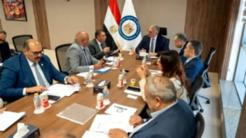 وزير البترول يعقد لقاءً دورياً مع نواب البرلمان لتعزيز التعاون التشريعي والاستثماري