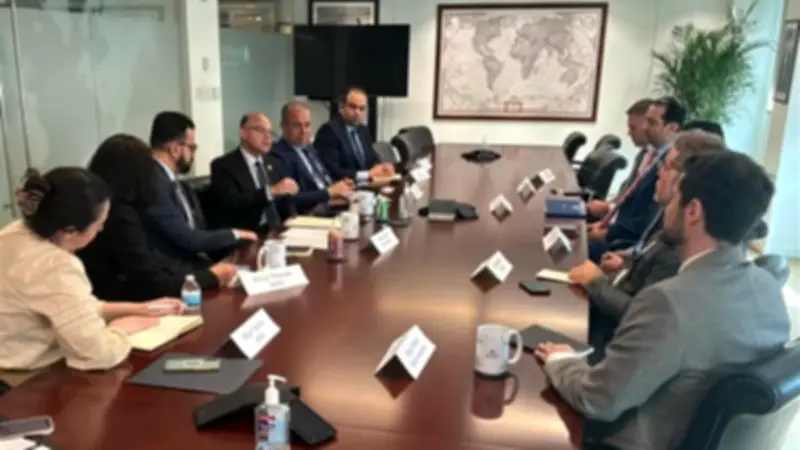 وزير الاستثمار يؤكد استمرار الحكومة في توفير بيئة شفافة وجاذبة للاستثمارات العالمية