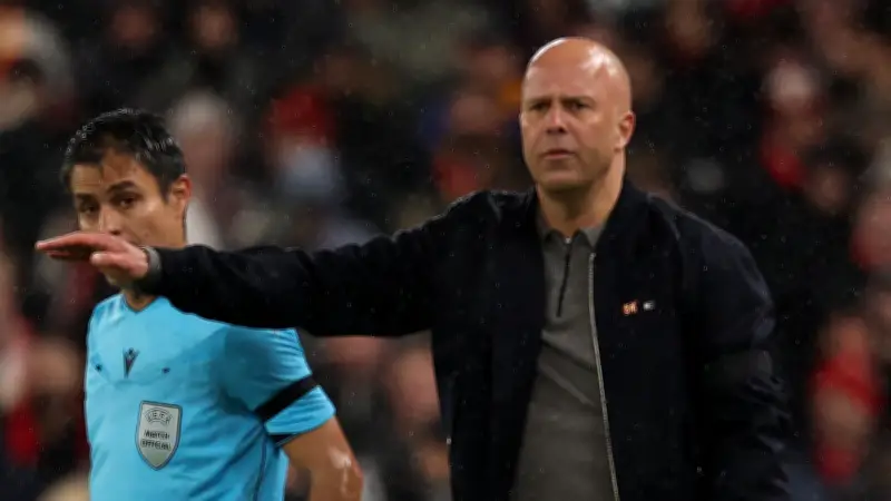 ليفربول يخسر أمام باريس سان جيرمان في دوري الأبطال وسط ارتباك في خيارات سلوت