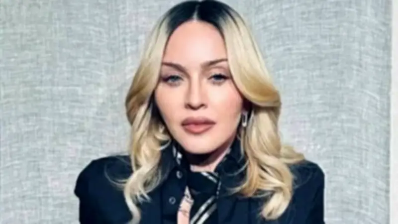 مادونا تثير الجدل بحذف جميع منشوراتها من إنستجرام تمهيداً لإطلاق ألبومها الجديد