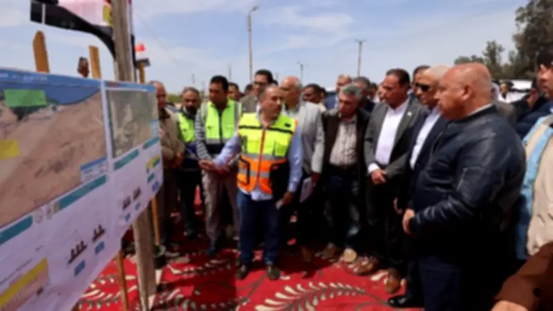 وزير النقل: استمرار تنفيذ الخطة الشاملة لتطوير شبكة الطرق في سيناء