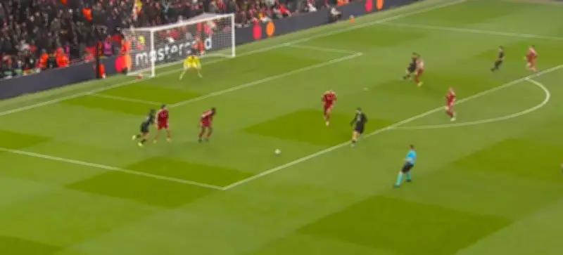 ليفربول يطرد بي إس جي من دوري أبطال أوروبا بمشاركة محمد صلاح في مباراة مثيرة