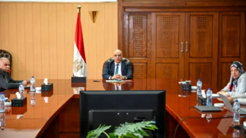 وزير الري يؤكد ضرورة الاعتماد على الممارسات الزراعية الحديثة لمواجهة التحديات المائية