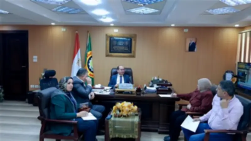 وكيل صحة الدقهلية يعقد اجتماعًا موسعًا لمتابعة خطة تنمية الأسرة وتعزيز الصحة الإنجابية