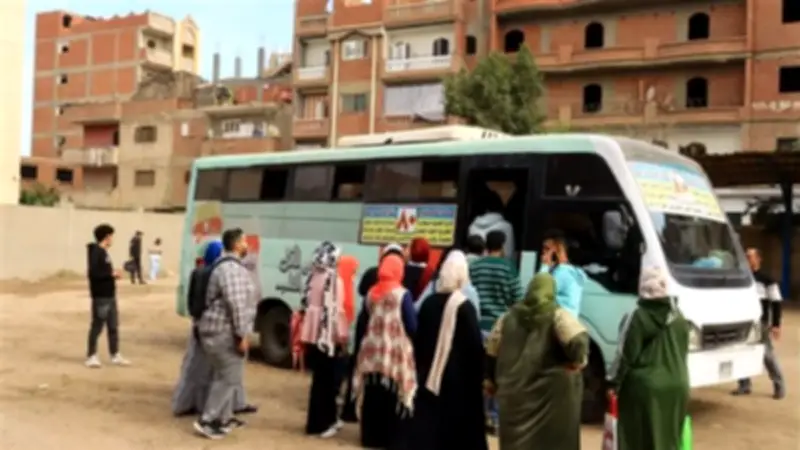 محافظ القليوبية يتفقد موقف كفر شكر لمعالجة أزمة النقل وإنهاء العشوائية المرورية