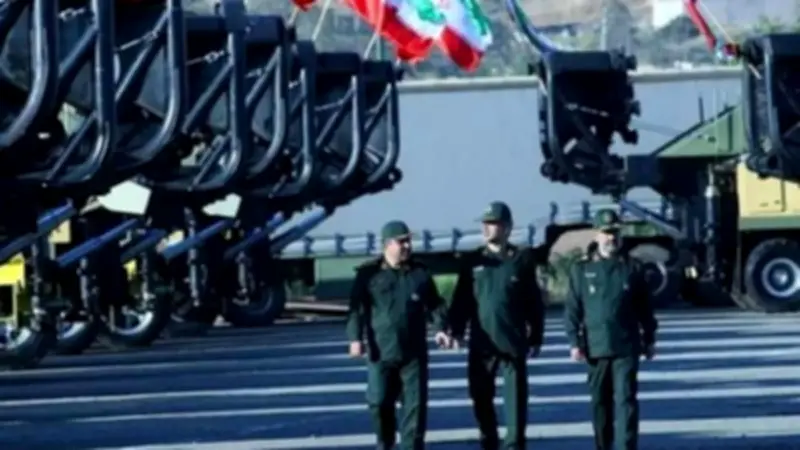 الحرس الثوري الإيراني يحذر من عواقب استمرار حصار مضيق هرمز