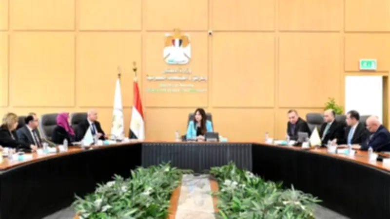 وزيرة الإسكان تستعرض تقدم مشروعات "حياة كريمة" وتؤكد على أولوية تحسين الخدمات في الريف