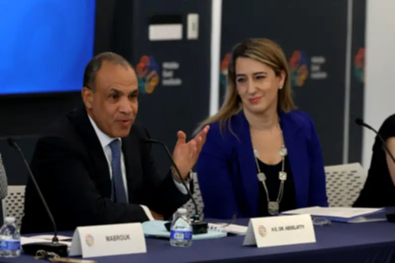 وزير الخارجية المصري يشارك في مناقشة مستديرة حول الشرق الأوسط بواشنطن