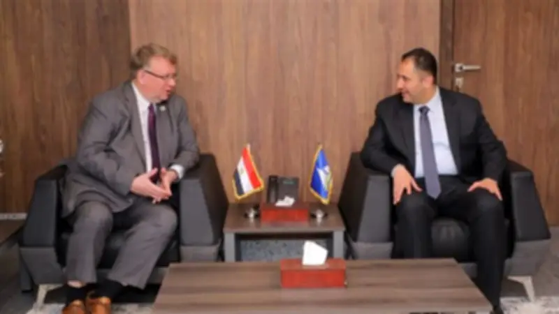 محافظ دمياط يبحث مع منظمة العمل الدولية آليات رقمنة الخدمات ودعم الصناعات الحرفية