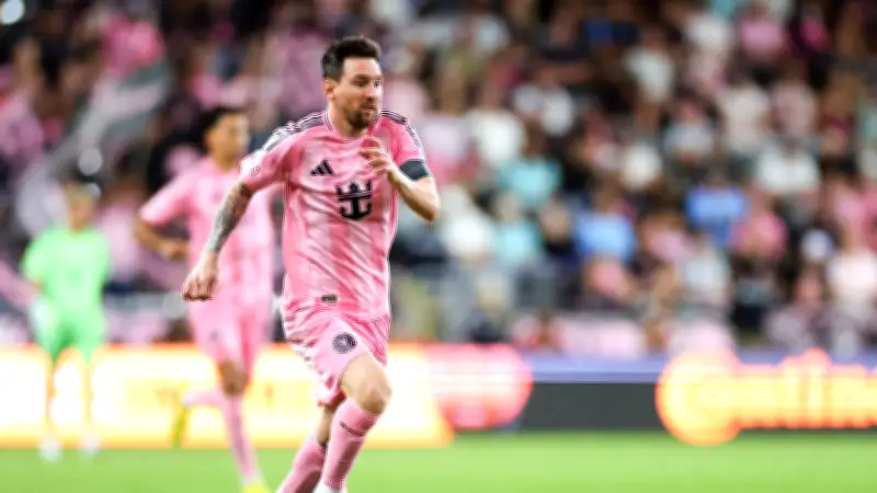 صدمة جديدة لميسي بعد استقالة ماسكيرانو: دعوى قضائية بتهمة الاحتيال والإخلال بالعقد