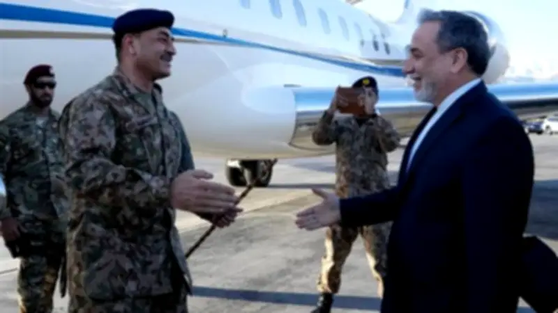 اجتماع عراقجي مع قائد الجيش الباكستاني وسط تقدم في مفاوضات إنهاء الحرب