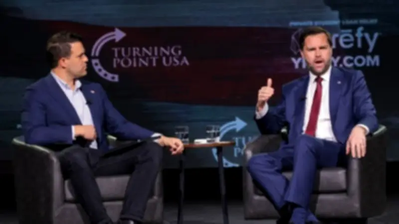 نائب الرئيس الأمريكي يواجه احتجاجات طلابية غاضبة خلال مؤتمر في جورجيا