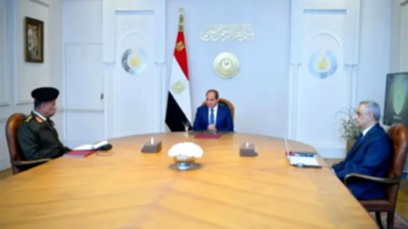 اجتماع السيسي مع وزيري الدفاع والإنتاج الحربي وخطة لتوطين صناعة السيارات