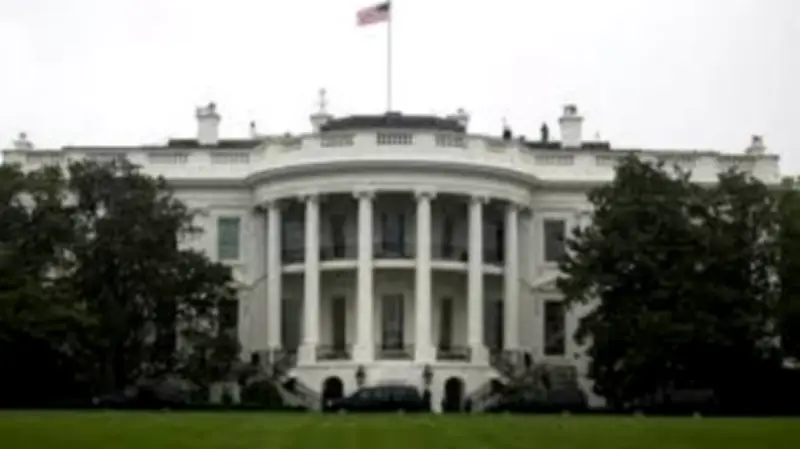 البيت الأبيض يرفض تحديد موعد انتهاء الحصار البحري الأمريكي على مضيق هرمز