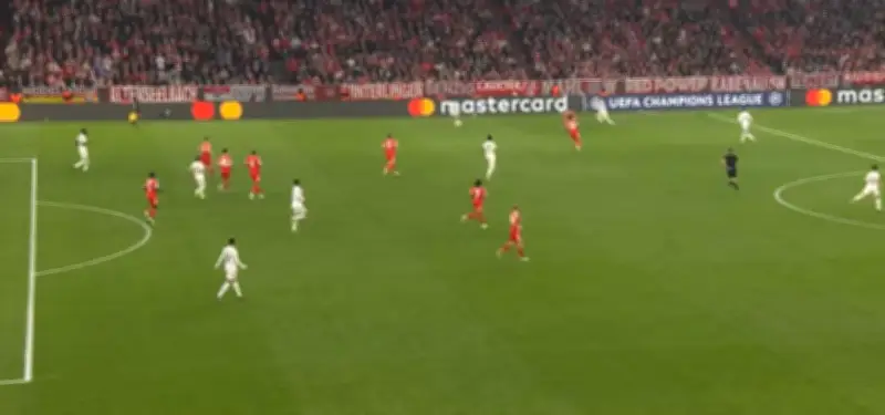 مدرب ريال مدريد يعلق بغضب بعد خروج الفريق من دوري الأبطال: انتقادات حادة