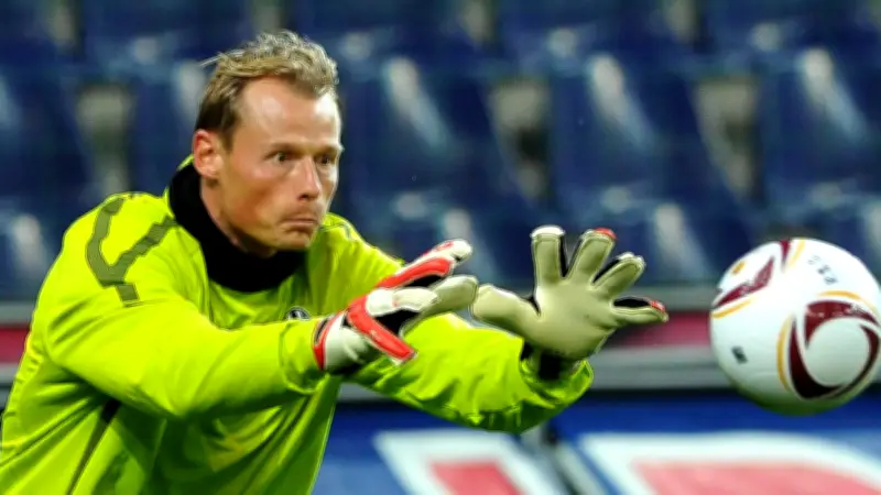 وفاة حارس آرسنال ويوفنتوس السابق أليكس مانينجر في حادث قطار مأساوي