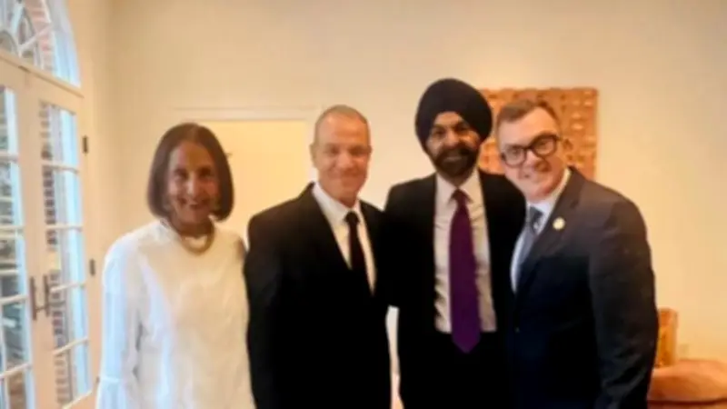 وزير الخارجية يلتقي رئيس البنك الدولي لتعزيز التعاون الاقتصادي والإصلاحات