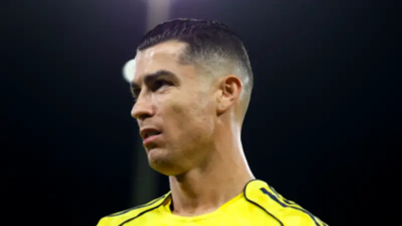 لينيكر يكشف: رونالدو ألغى متابعتي بسبب تفضيلي لميسي كـ"لاعب أفضل"