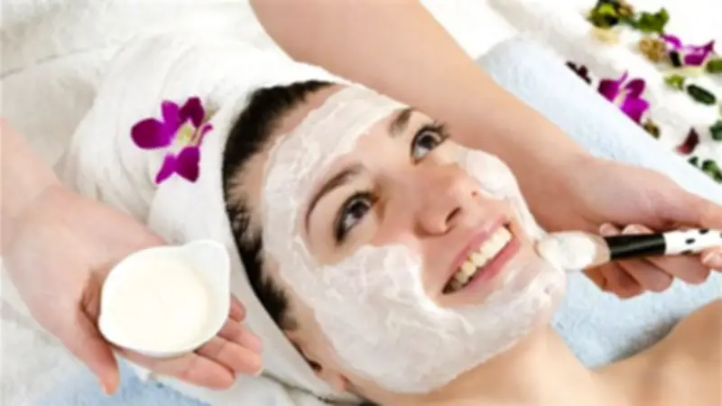 وصفة طبيعية منزلية تغني عن جلسات تنظيف البشرة المكلفة في مراكز التجميل