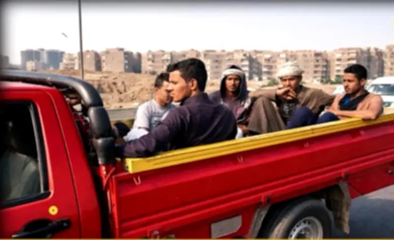 النقل تناشد المواطنين الابتعاد عن عربات البضائع لتجنب المخاطر