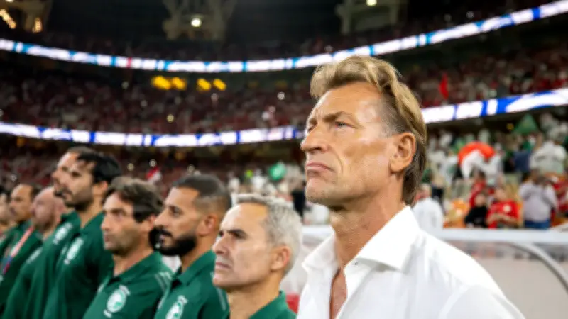 الاتحاد السعودي ينهي عقد رينارد رسمياً قبل كأس العالم.. ودونيس مرشح قوي