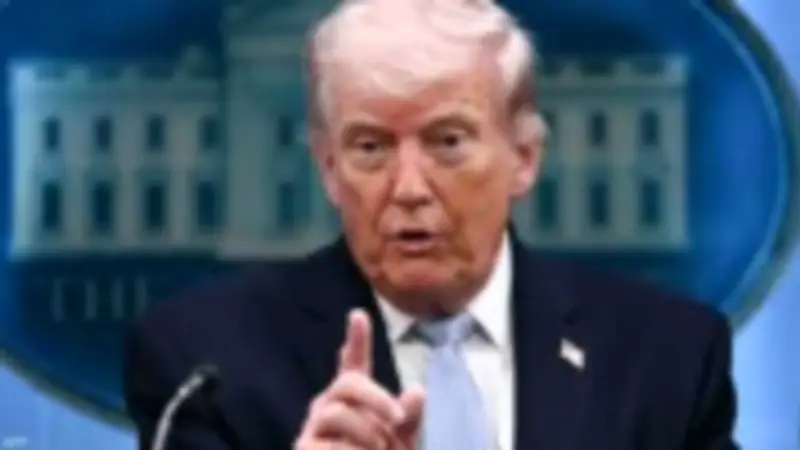 ترامب يؤكد استمرار الحصار البحري على إيران رغم فتح مضيق هرمز