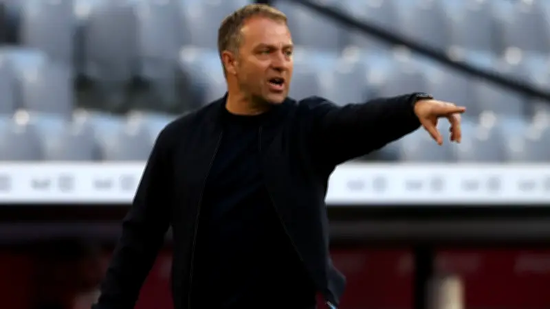 فليك يفرض تأجيل اجتماعات الانتقالات حتى تتويج برشلونة بالليجا رسمياً